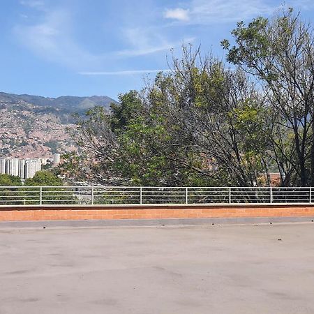 Apartamento Cerca A Plaza Mayor Medellín Dış mekan fotoğraf